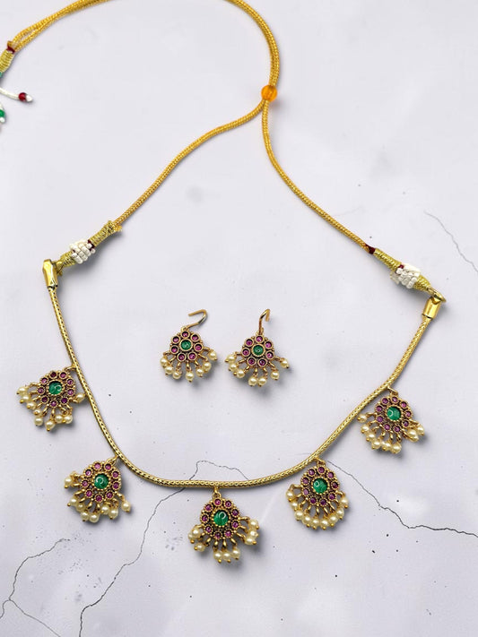 Gayatri गायत्री Dainty Floral Heritage Set