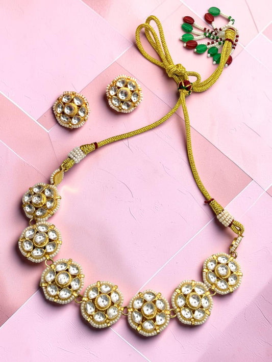 Adiba أديبة Paachi Kundan Choker Set in Gold - 22k Gold Plated