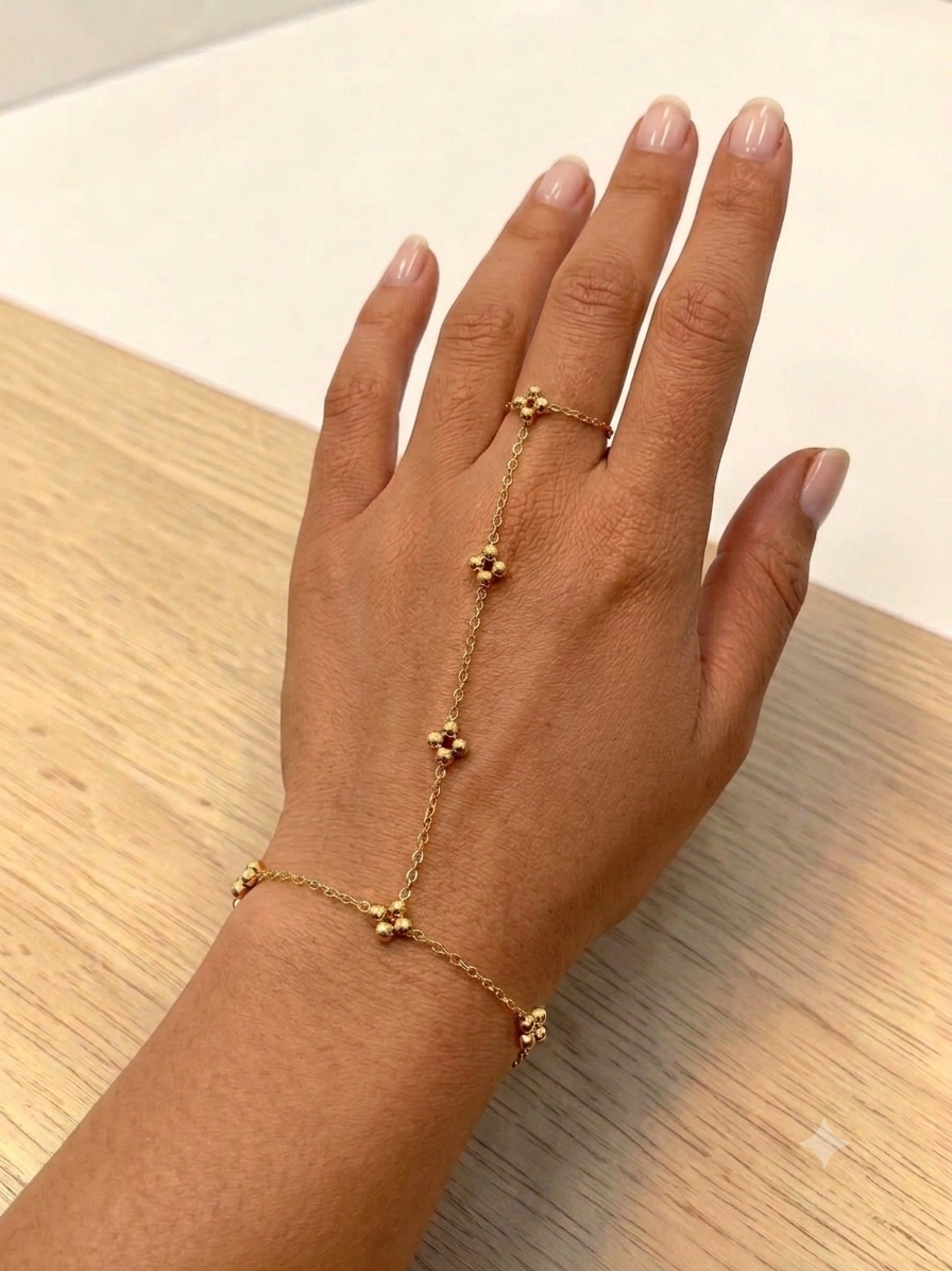 Henna حِنَّة Hand Chain in Gold - 18k Gold Plated and Stainless Steel