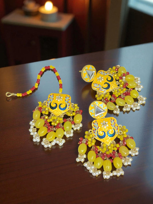Hamda حمدة Meenakari Kundan Earring & Tika Set in Yellow