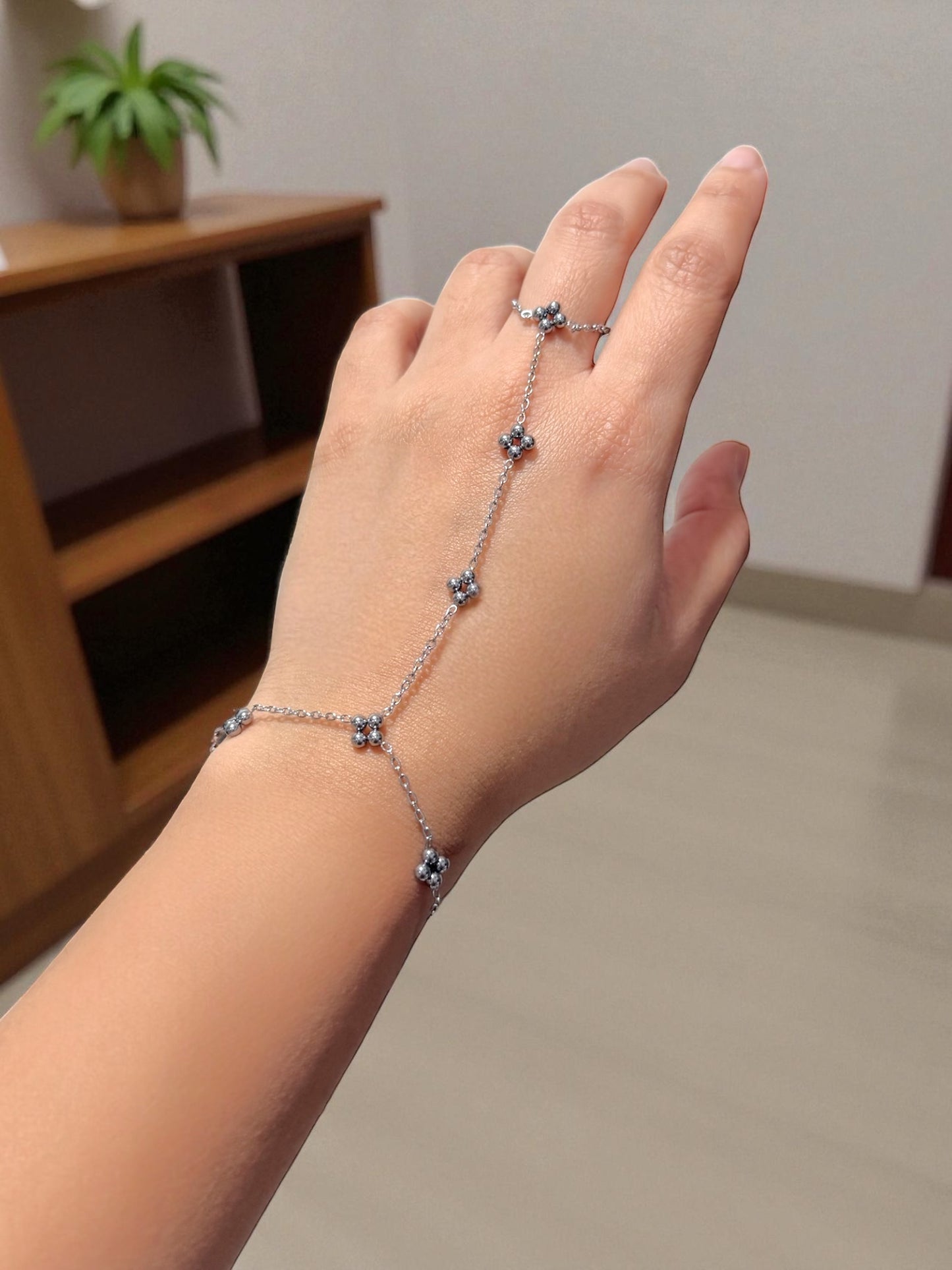 Henna حِنَّة Hand Chain in Silver - Tarnish-Free Stainless Steel