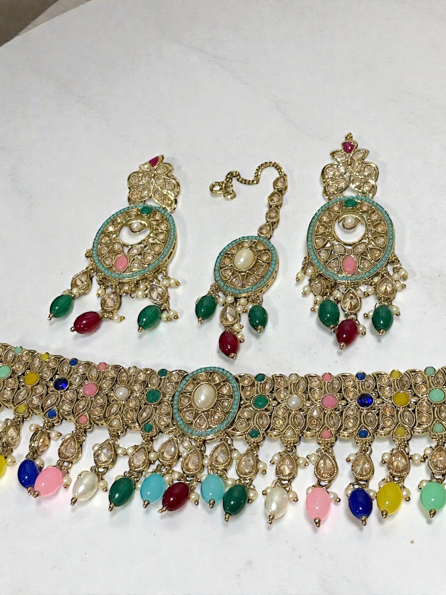 Roshni रोशनी Choker in Multicolor