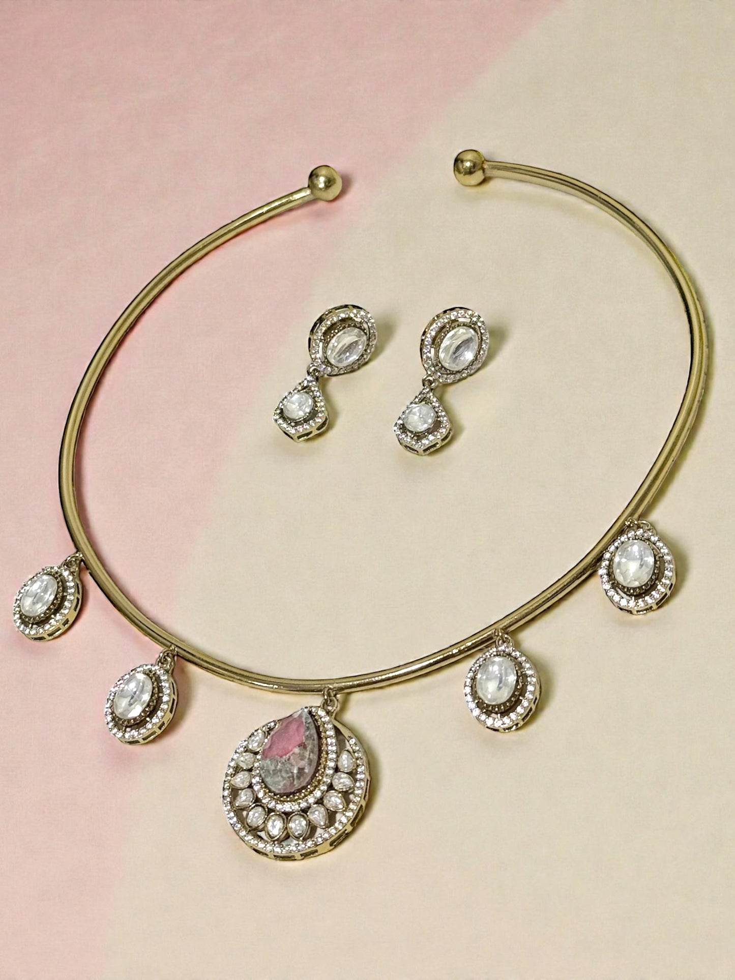 Rhea रिया Kundan Hasli Set in Grey and Pink