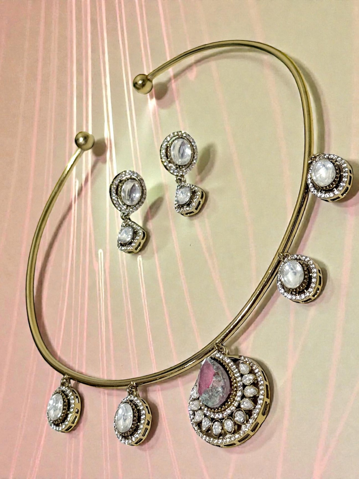 Rhea रिया Kundan Hasli Set in Grey and Pink