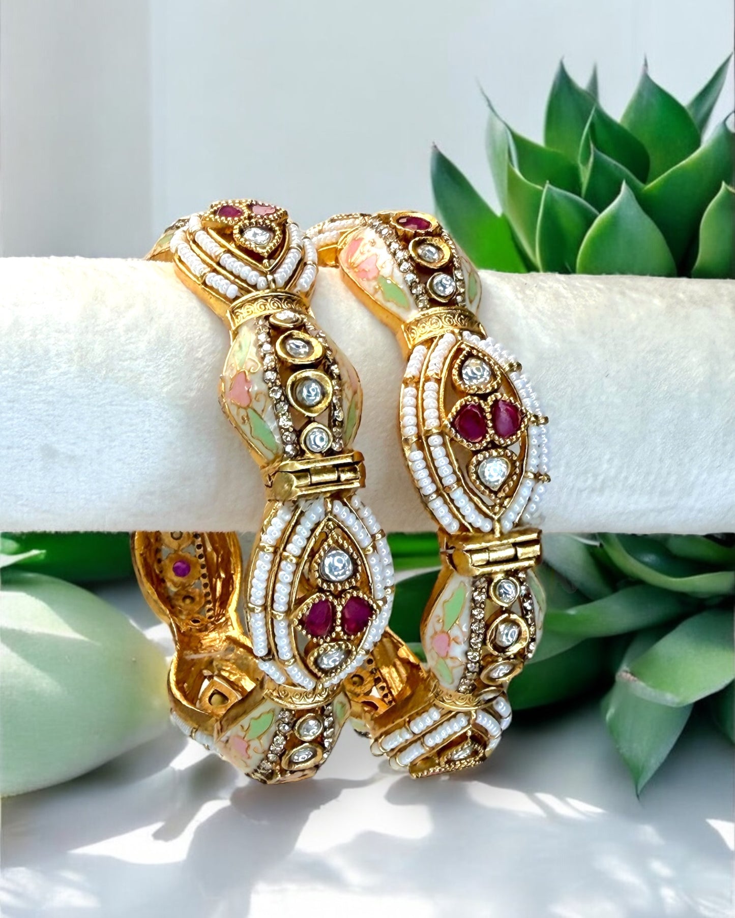 Amina أمينة Openable Kundan Kare - Gold Plated