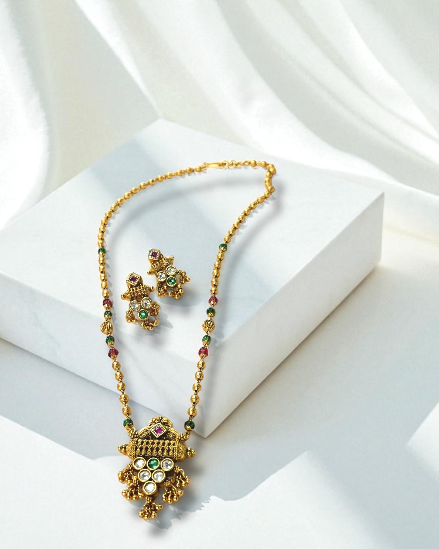 Divya திவ்யா Haaram Set with Round Stones