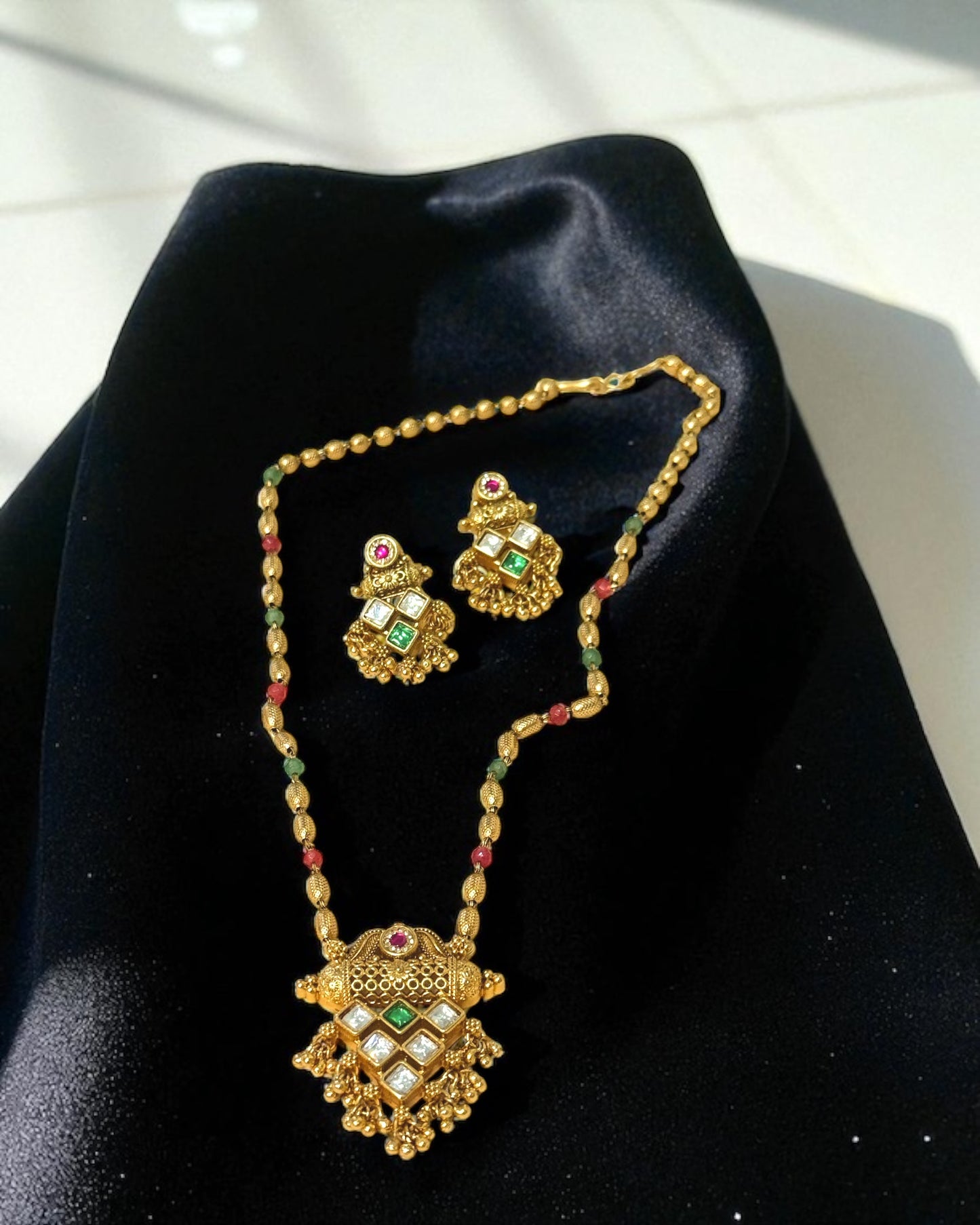 Divya திவ்யா Haaram Set with Diamond Stones