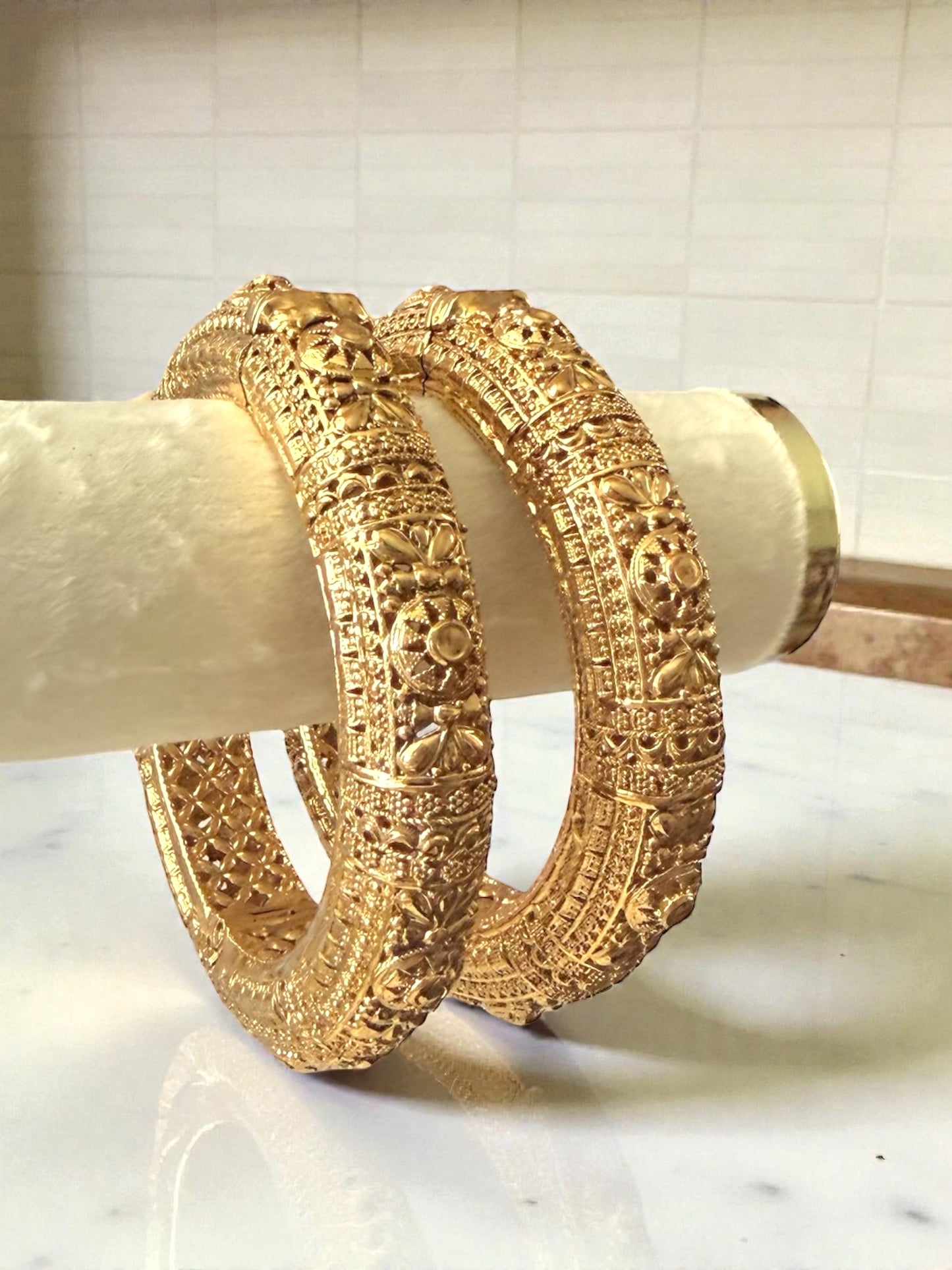 Padmini पद्मिनी Gold Openable Kaday