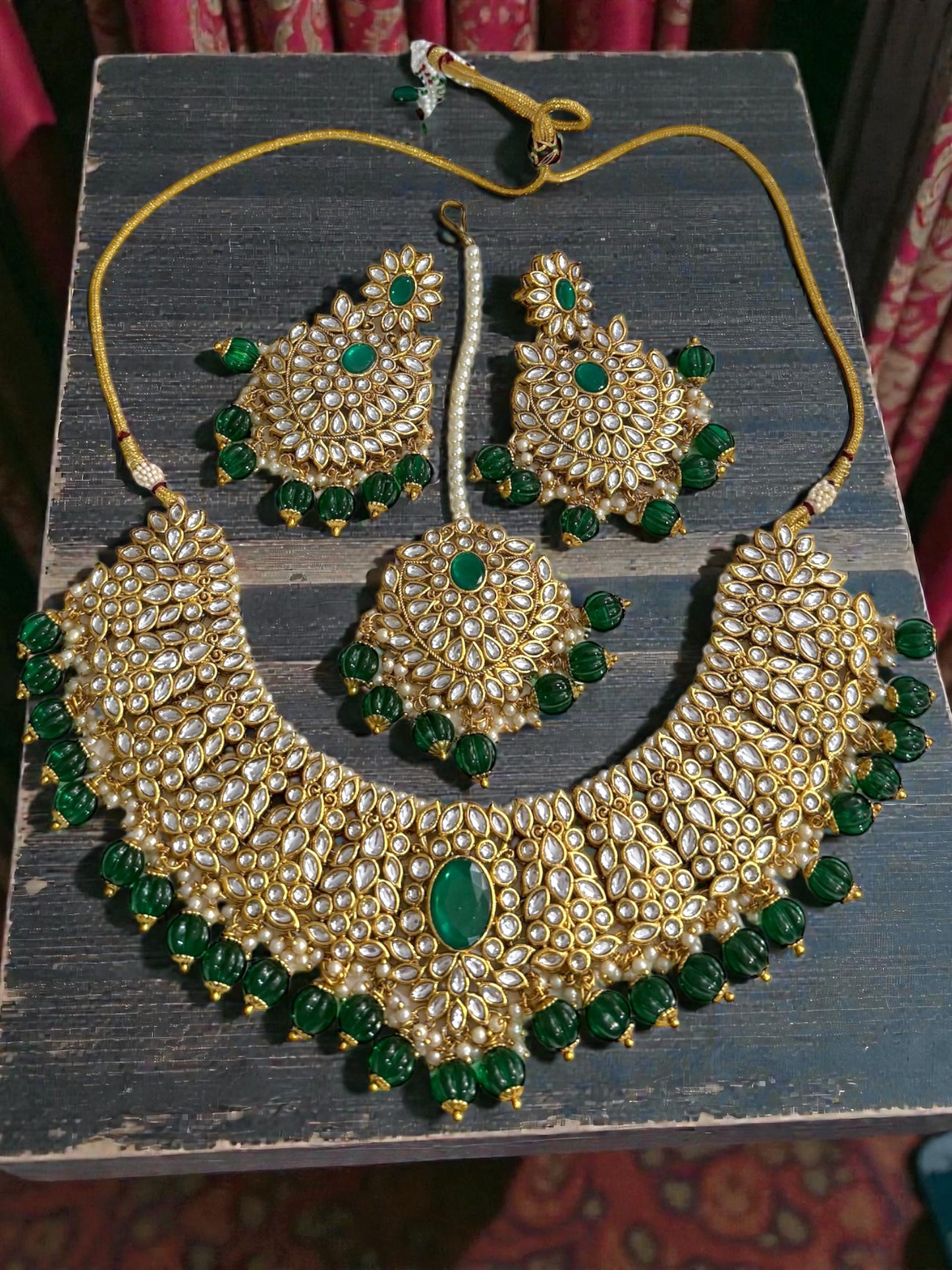 Miraq ميرق Kundan Set in Green