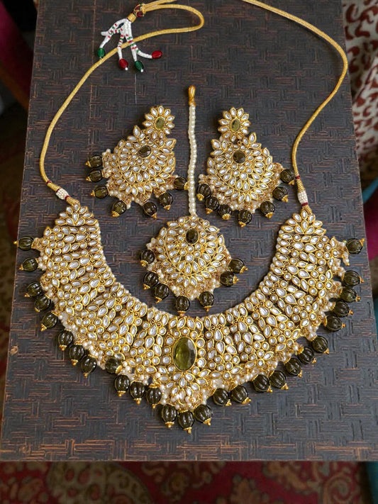 Miraq ميرق Kundan Set in Olive