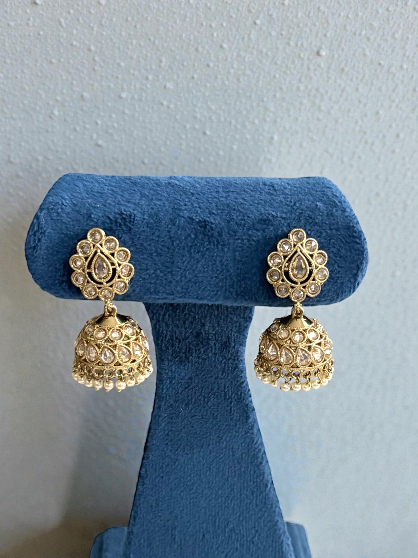 Arin أرين Small Jhumkay in Gold