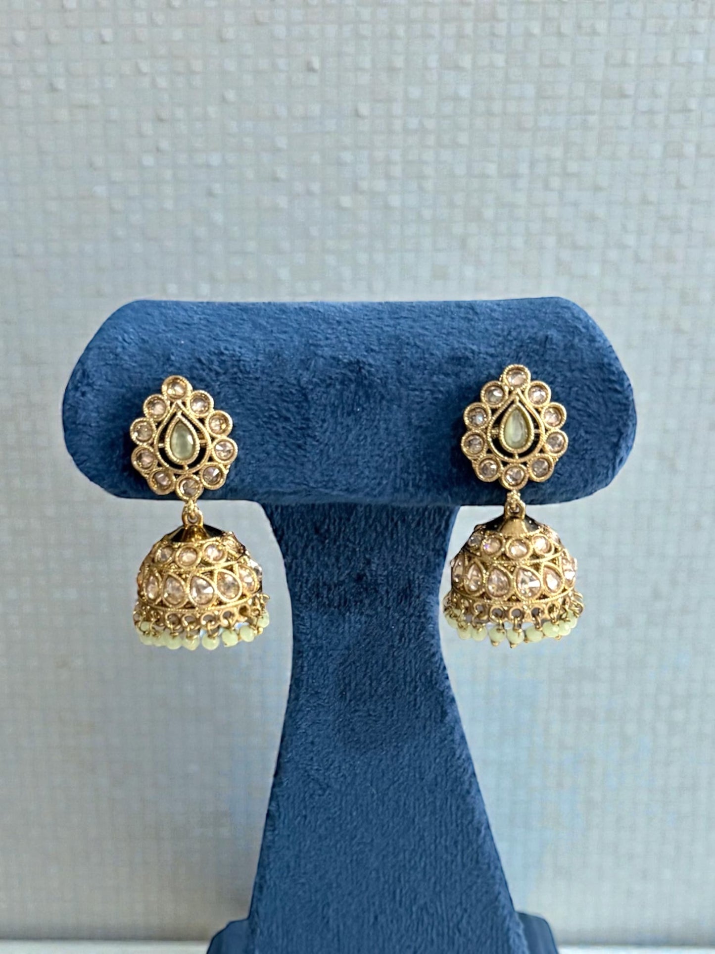 Arin أرين Small Jhumkay in Mint