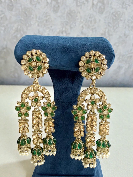 Riwae رِواي Earrings in Green
