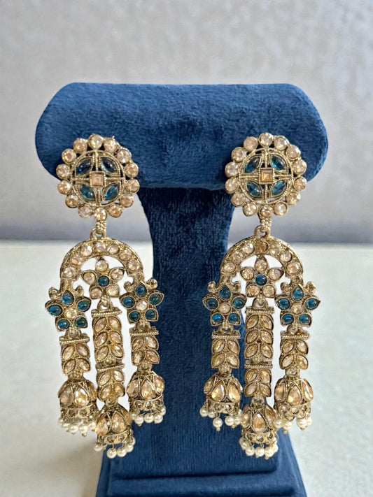 Riwae رِواي Earrings in Blue