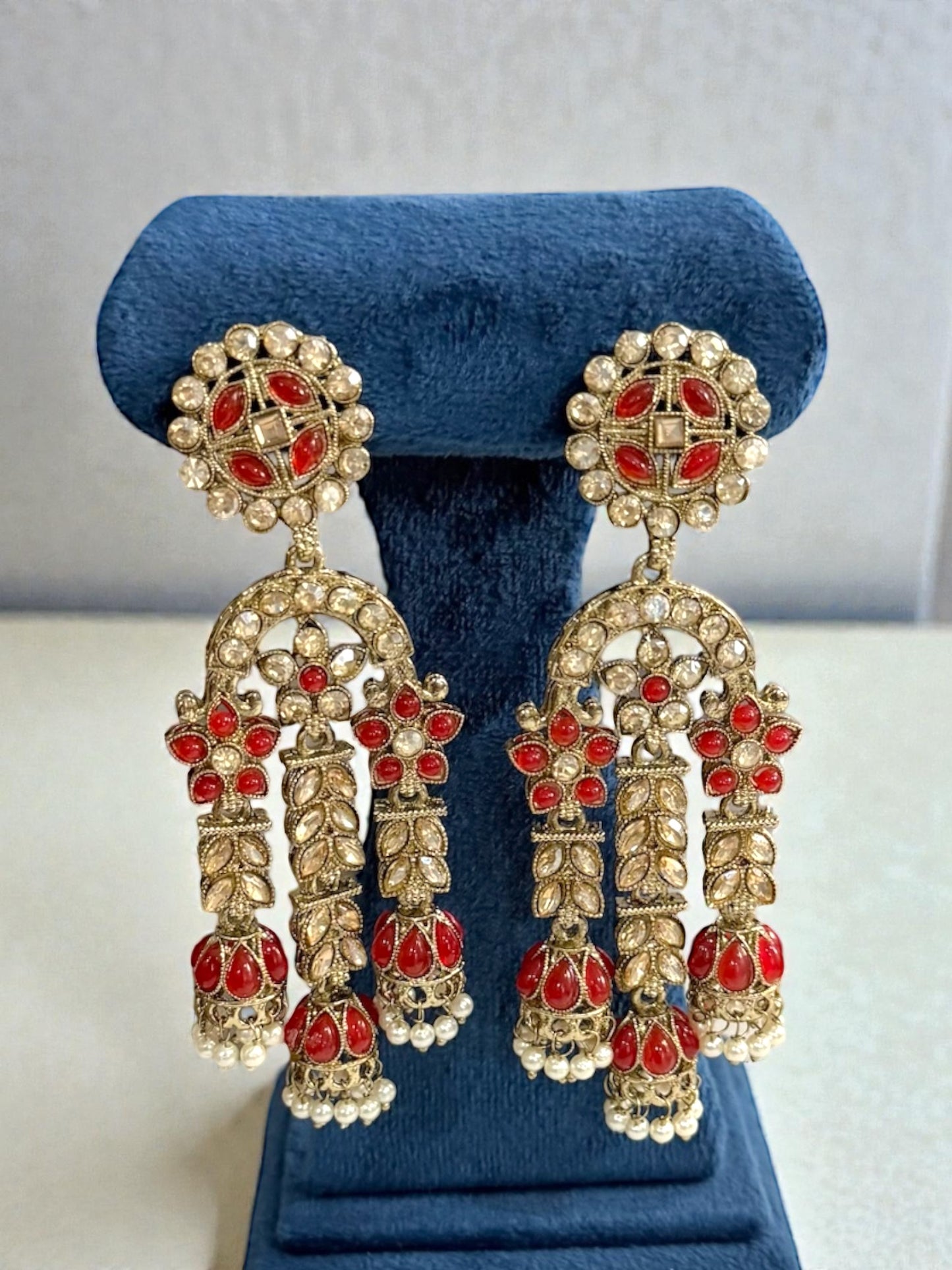 Riwae رِواي Earrings in Red