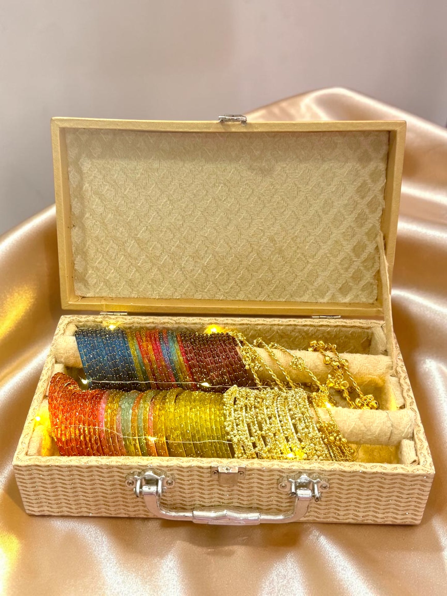 Samah سماح Kashmiri Glass Bangle Box in 2.8