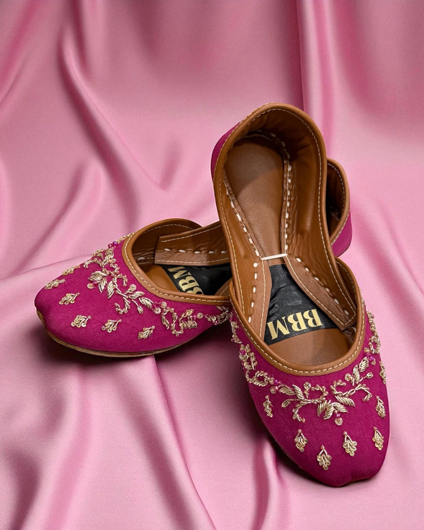 Ruba ربى Khussay in Hot Pink