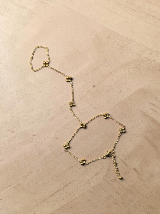 Henna حِنَّة Hand Chain in Gold - 18k Gold Plated and Stainless Steel